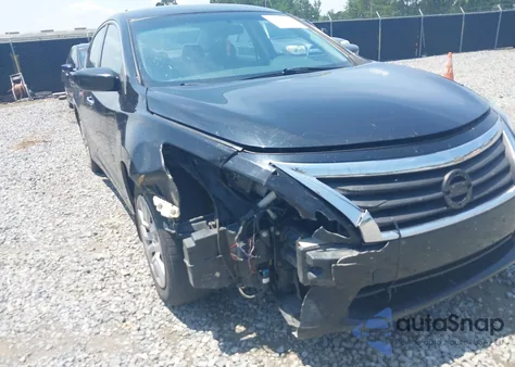 2015 Nissan Altima 2.5 S z USA, uszkodzony, nr VIN 1N4AL3AP2FN379660